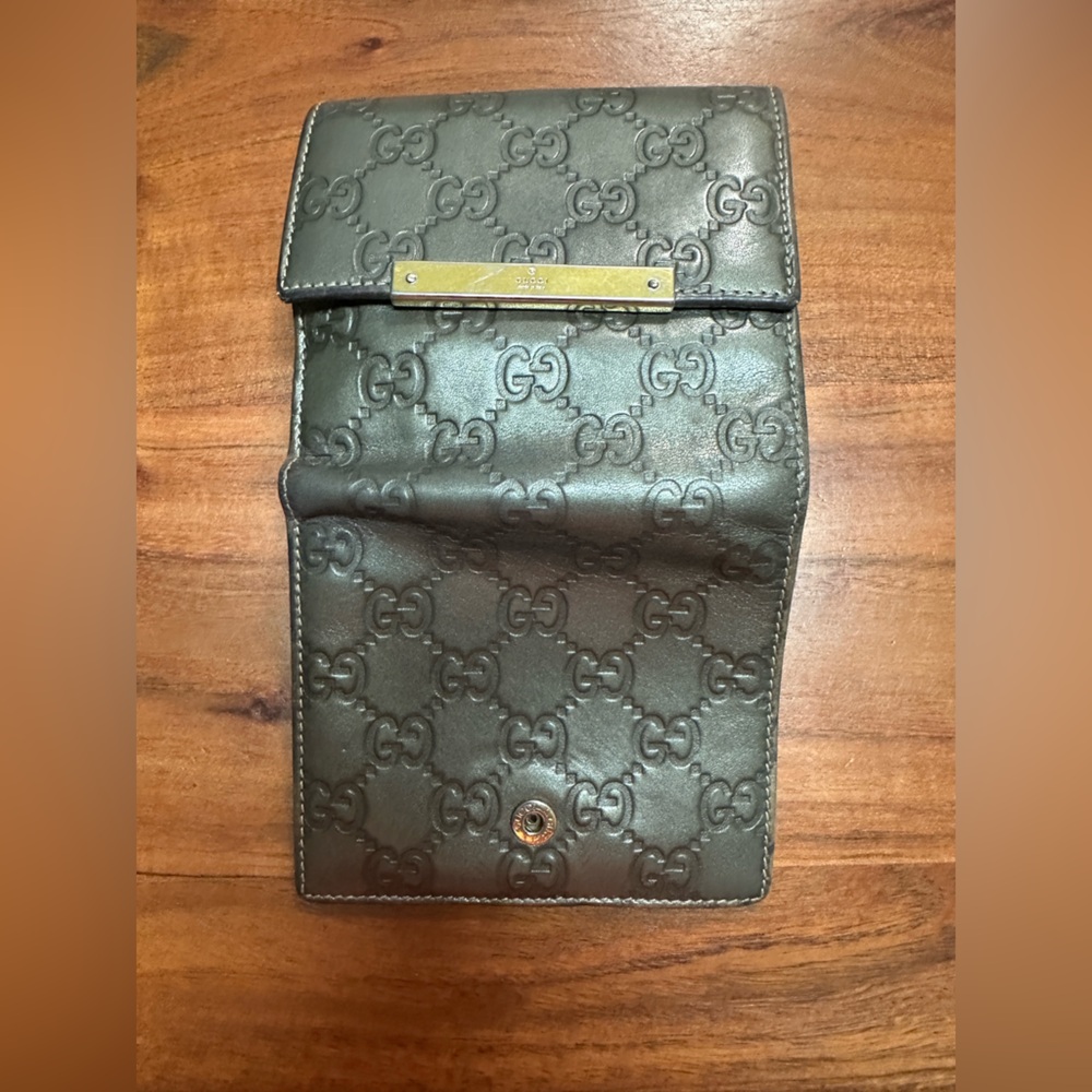 Gucci Embossed Leather Wallet in Green/Gray - Picture 8 of 10